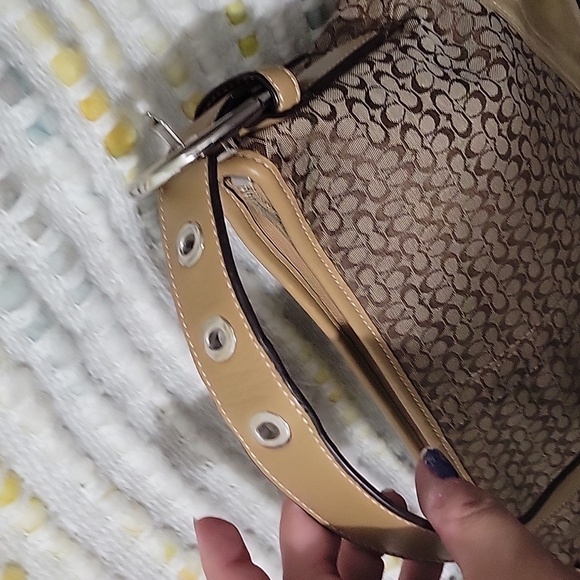 Vintage Coach Khaki Canvas Crossbody/Shoulder Bag - Picture 4 of 13